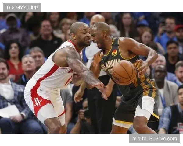 火箭申京内线策应作用关键 高位发牌激活外线射手