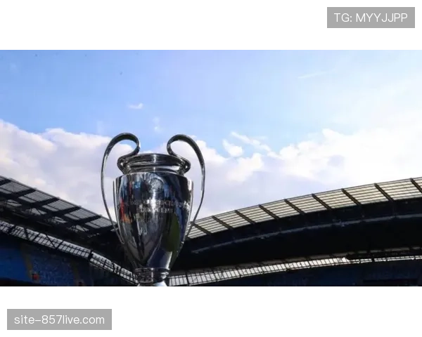 巴萨高位防线风险与收益并存,克罗斯直言难圆欧战梦 巴萨高位防线风险与收益并存,克罗斯直言难圆欧战梦